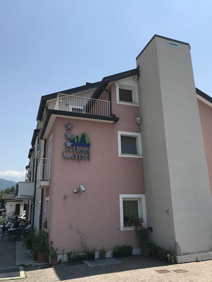 Hotel Capri Ponte nell'Alpi Exterior photo